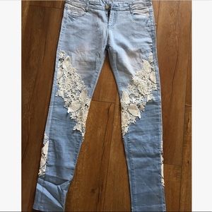 Lace Detail Light wash Skinny Jeans